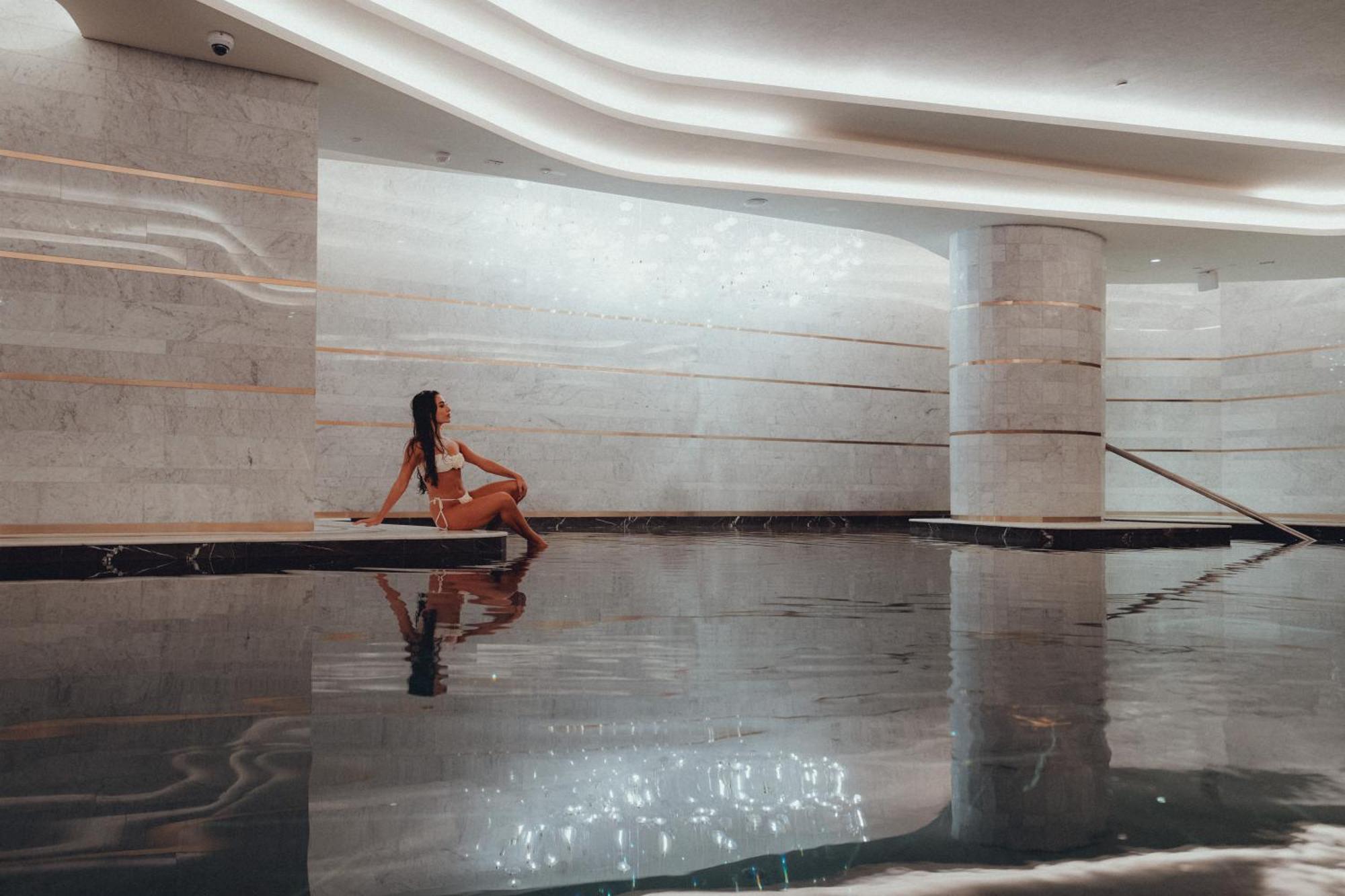Five Luxe Готель 5*