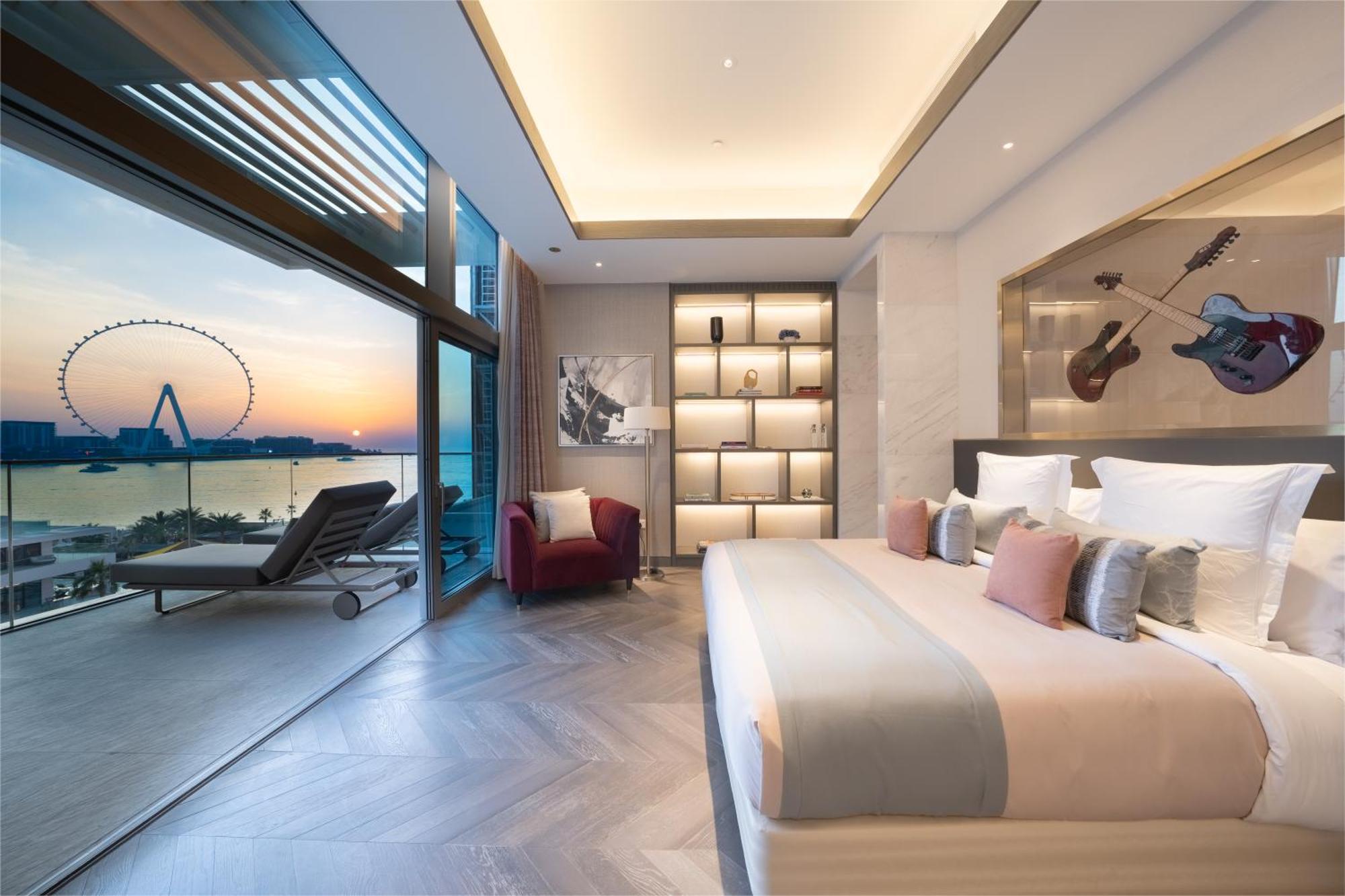 Готель Five Luxe