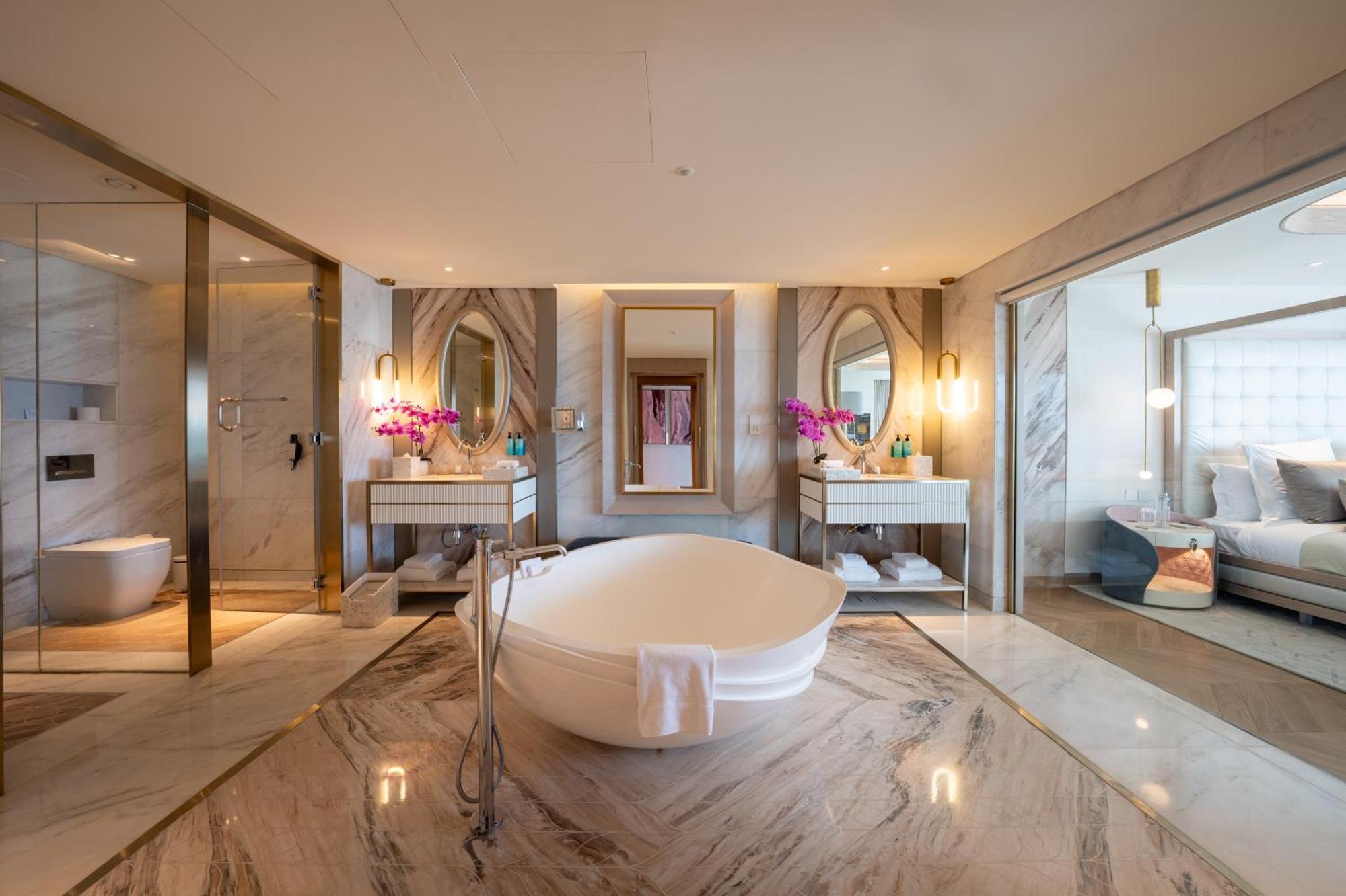 Five Luxe होटल 5*
